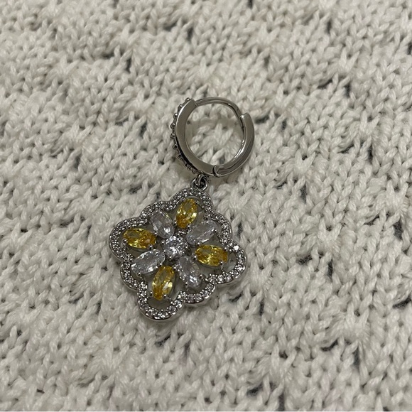 Natural oval yellow citrine with white sapphire bridal set. 925 sterling sliver - Picture 3 of 10